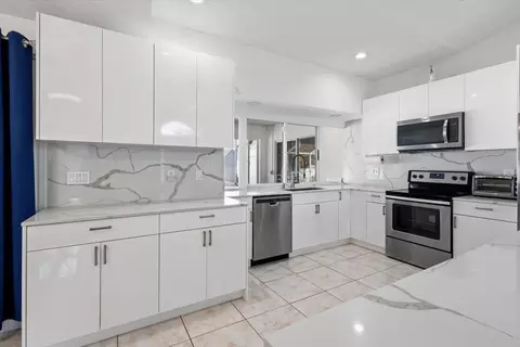 4424 NW Alsace Ave, Port Saint Lucie, FL 34983