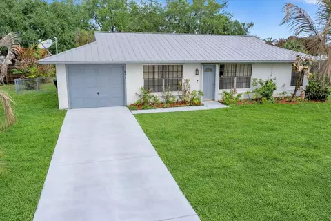 841 NW Riverside Dr, Port Saint Lucie, FL 34983