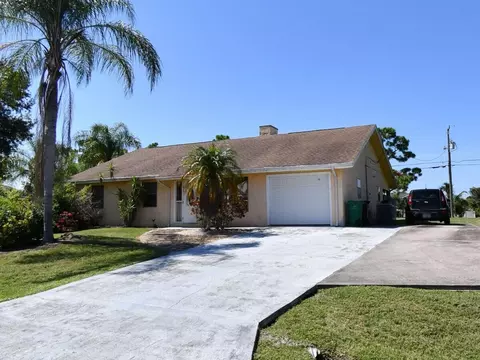 109 SW Meade Cir, Port Saint Lucie, FL 34953