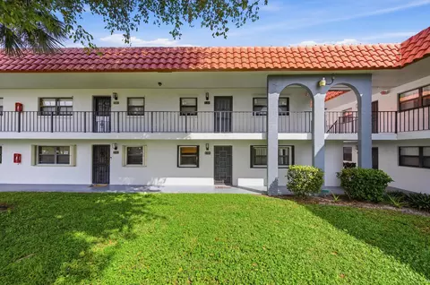 Exterior - 1981 W Woolbright Rd #E101, Boynton Beach, FL 33426 photo 2 of 2