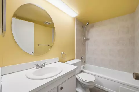 Bath - 1981 W Woolbright Rd #E101, Boynton Beach, FL 33426 photo 2 of 2