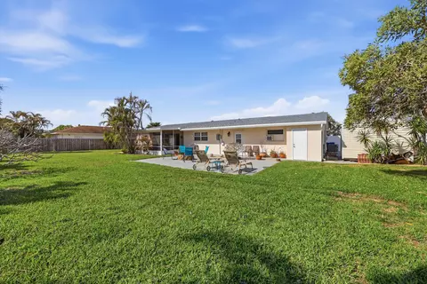 Exterior - 305 Circle E, Jupiter, FL 33458 photo 9 of 12