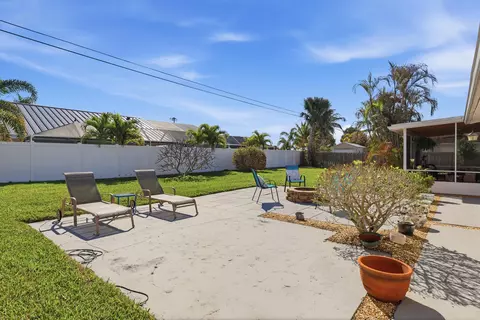 Exterior - 305 Circle E, Jupiter, FL 33458 photo 6 of 12