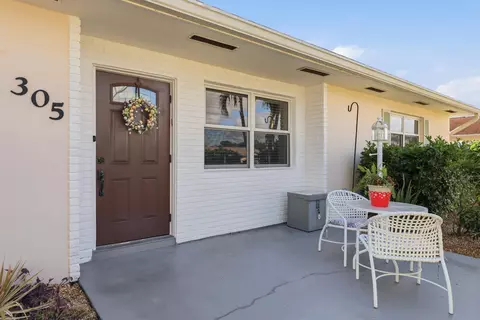 Exterior - 305 Circle E, Jupiter, FL 33458 photo 2 of 12