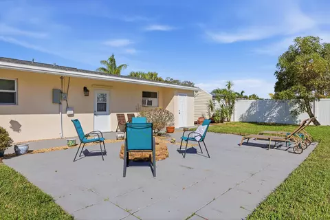 Exterior - 305 Circle E, Jupiter, FL 33458 photo 5 of 12
