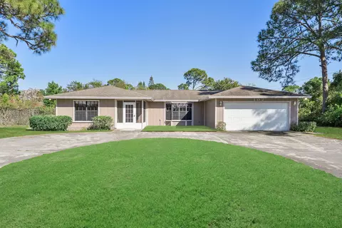 102 SE Crosspoint Dr, Port Saint Lucie, FL 34983