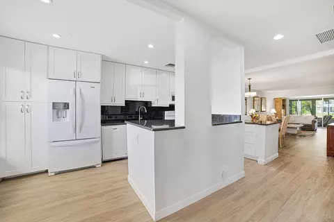 2901 SW 15th St #102, Delray Beach, FL 33445