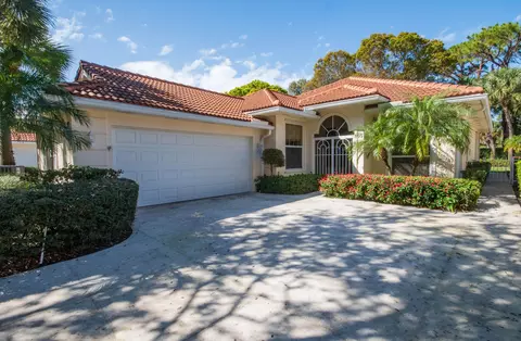 199 E Tall Oaks Cir, Palm Beach Gardens, FL 33410