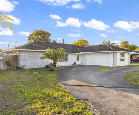 8361 Wilton Dr, Lake Clarke Shores, FL 33406