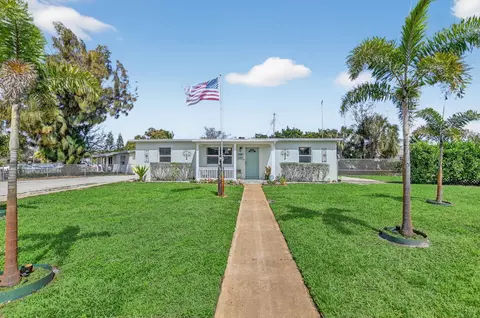 4700 NE 1st Ter, Pompano Beach, FL 33064