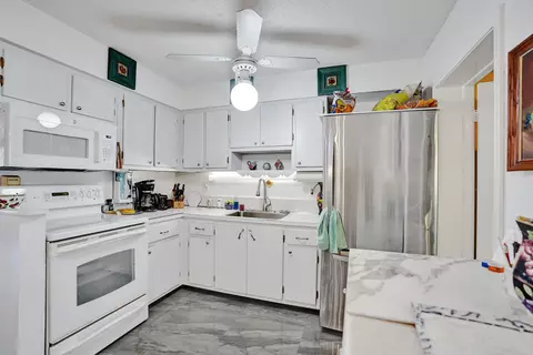 2702 Knight Ln, Delray Beach, FL 33445