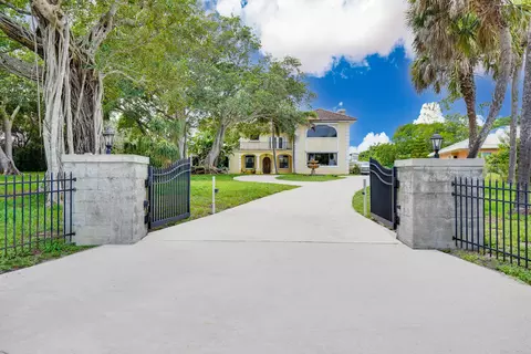 8945 S Indian River Dr, Fort Pierce, FL 34982