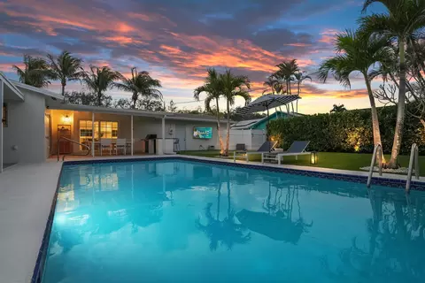 19256 Country Club Dr, Jupiter, FL 33469