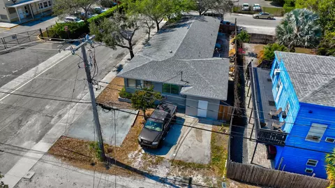 512 N 9th Ave N, Lake Worth Beach, FL 33460