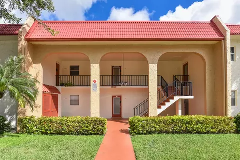 477 Lake Dora Dr, West Palm Beach, FL 33411