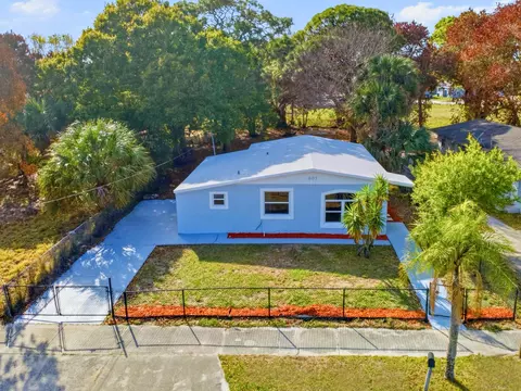 607 N 19th St, Fort Pierce, FL 34950
