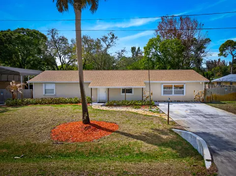 2927 Admiral St, Fort Pierce, FL 34982
