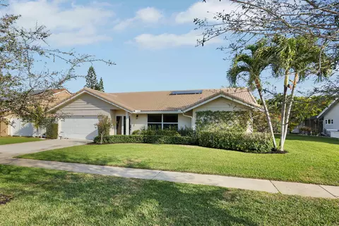 319 Sequoia Ln, Boca Raton, FL 33487