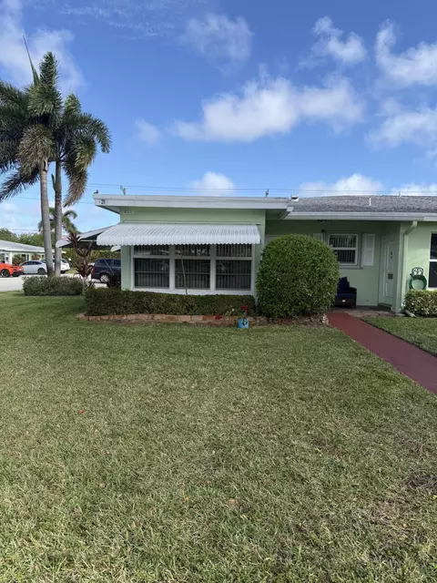 211 Country Ln E #A, Boynton Beach, FL 33435