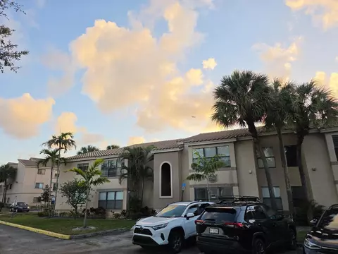 2796 S University Dr #2101, Davie, FL 33328
