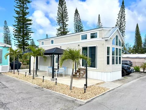 875 NE 48 Th St #LOT 393, Pompano Beach, FL 33064