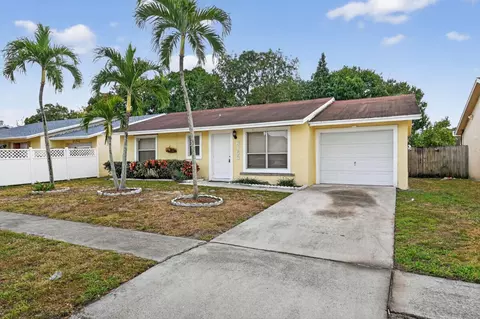 6158 Arcade Ct, Lake Worth, FL 33463