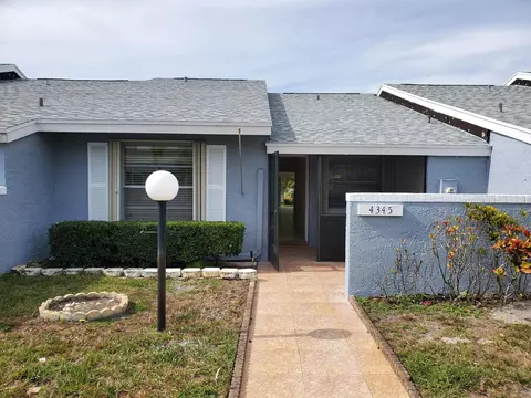 4345 Lucerne Villas Ln, Lake Worth, FL 33467