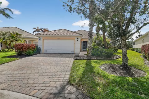 8681 SE Nicolete Ln, Hobe Sound, FL 33455