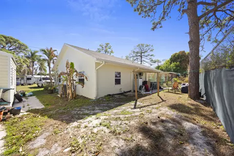 Exterior - 2517 SE Normand St, Stuart, FL 34997 photo 2 of 6