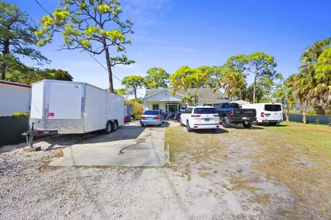 Exterior - 2517 SE Normand St, Stuart, FL 34997 photo 5 of 6