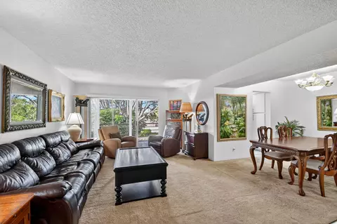 3524 Via Poinciana 303 #303, Lake Worth, FL 33467
