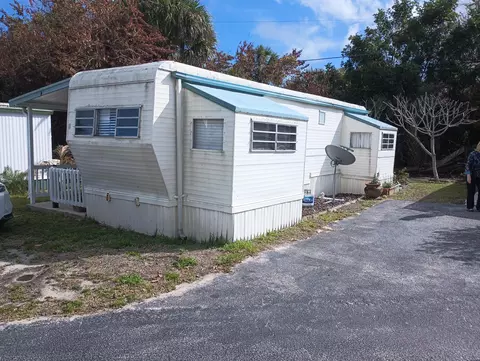 11 Pleasant View Dr, Jensen Beach, FL 34957