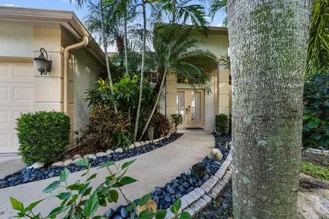 1357 SW Idol Ave, Port Saint Lucie, FL 34953