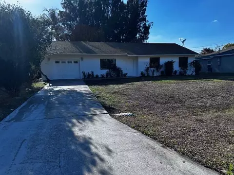 3245 SE Pinto St, Port Saint Lucie, FL 34984