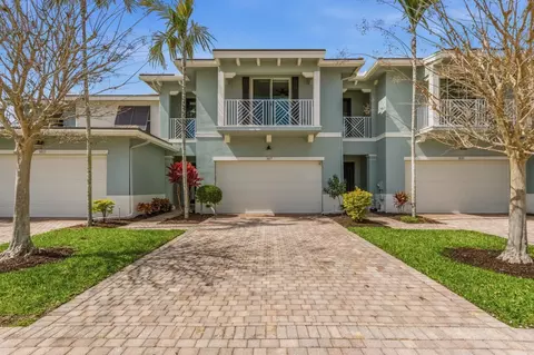 3017 Princeton Ln, Palm Beach Gardens, FL 33418