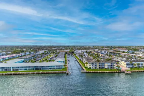 130 Doolen Ct #305, North Palm Beach, FL 33408