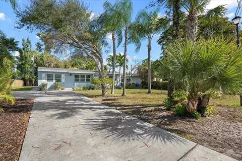 2585 Lorraine Ct, North Palm Beach, FL 33403