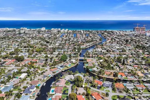 1004 SE 11th St, Deerfield Beach, FL 33441
