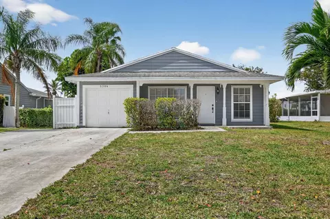 5384 Courtney Cir, Boynton Beach, FL 33472