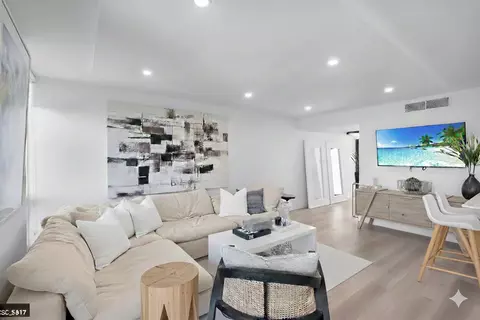 2205 Bridgewood Dr, Boca Raton, FL 33434