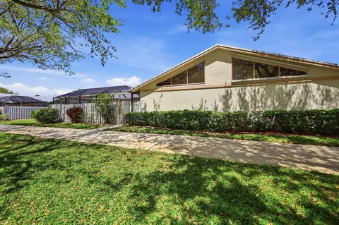 8853 Andy Ct #A, Boynton Beach, FL 33436