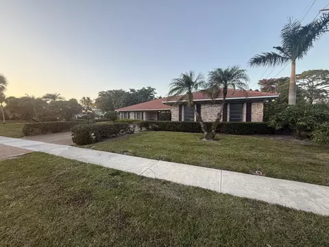 2101 NW 25th St, Boca Raton, FL 33431