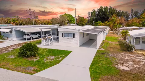 8301 SE Skylark Ave, Hobe Sound, FL 33455
