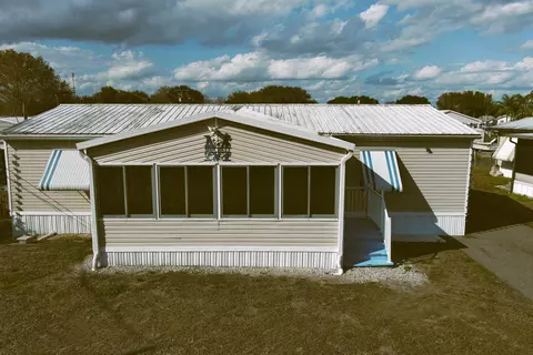 1054 21st St, Okeechobee, FL 34974