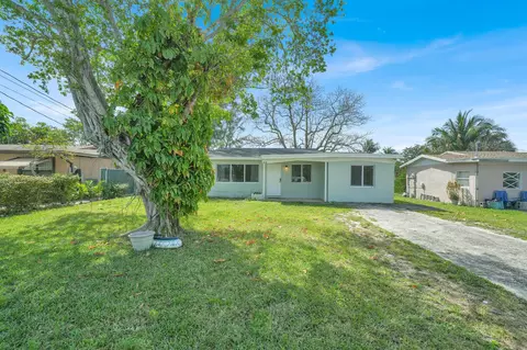64 NE 7th Ct, Deerfield Beach, FL 33441