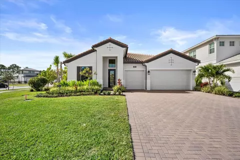 13621 Le Christine Dr, Palm Beach Gardens, FL 33412