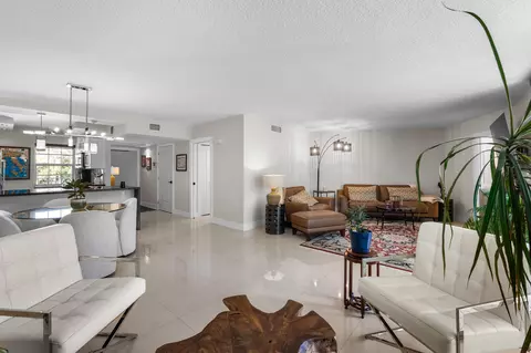 806 Cypress Grove Ln #305, Pompano Beach, FL 33069
