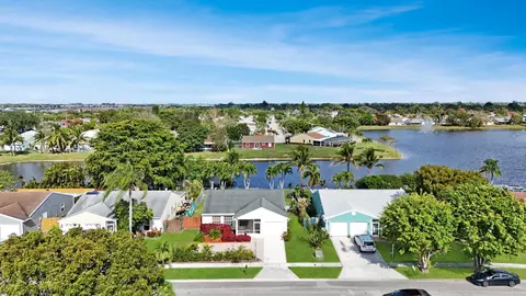 7903 Burlwood Ln, Lake Worth, FL 33467