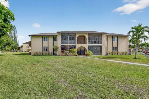 328 Pine Ridge Cir #C-1, Greenacres, FL 33463