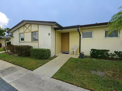 2789 Ashley Dr W #B, West Palm Beach, FL 33415